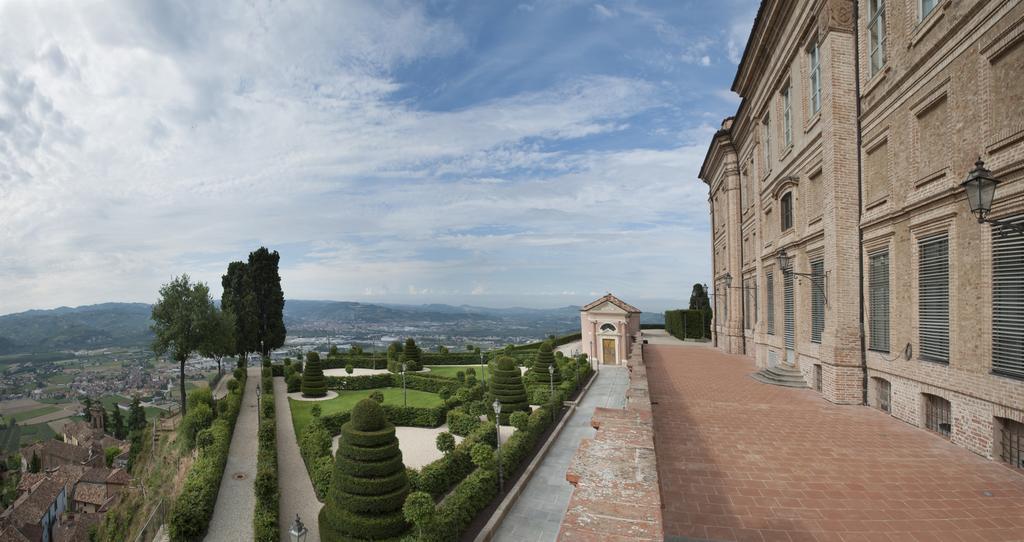 Castello Di Guarene Hotell Eksteriør bilde