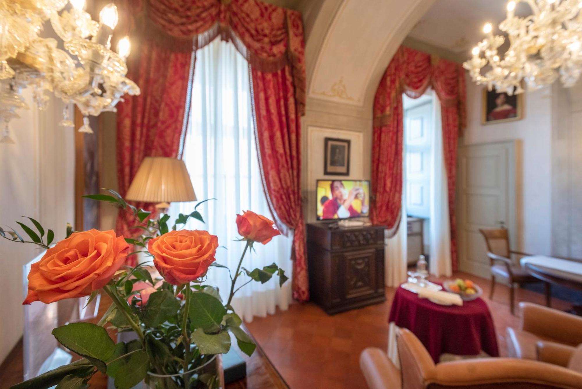 Castello Di Guarene Hotell Eksteriør bilde