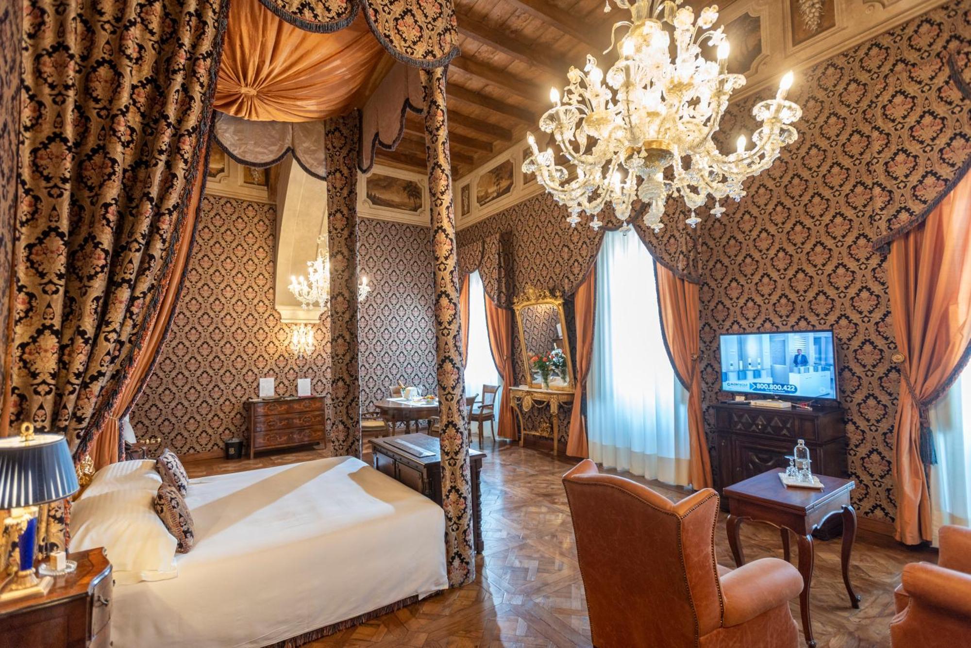 Castello Di Guarene Hotell Eksteriør bilde