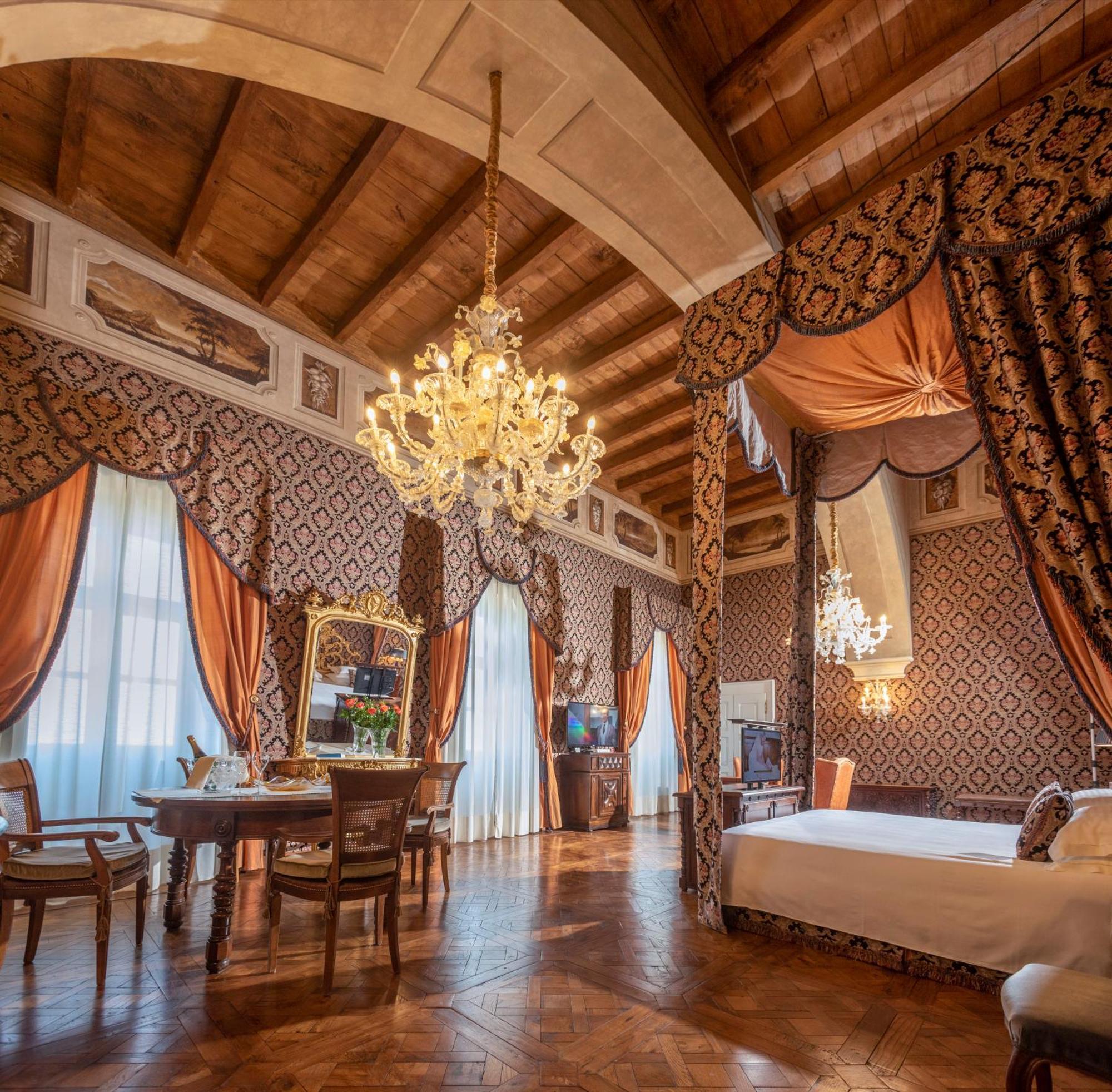 Castello Di Guarene Hotell Eksteriør bilde