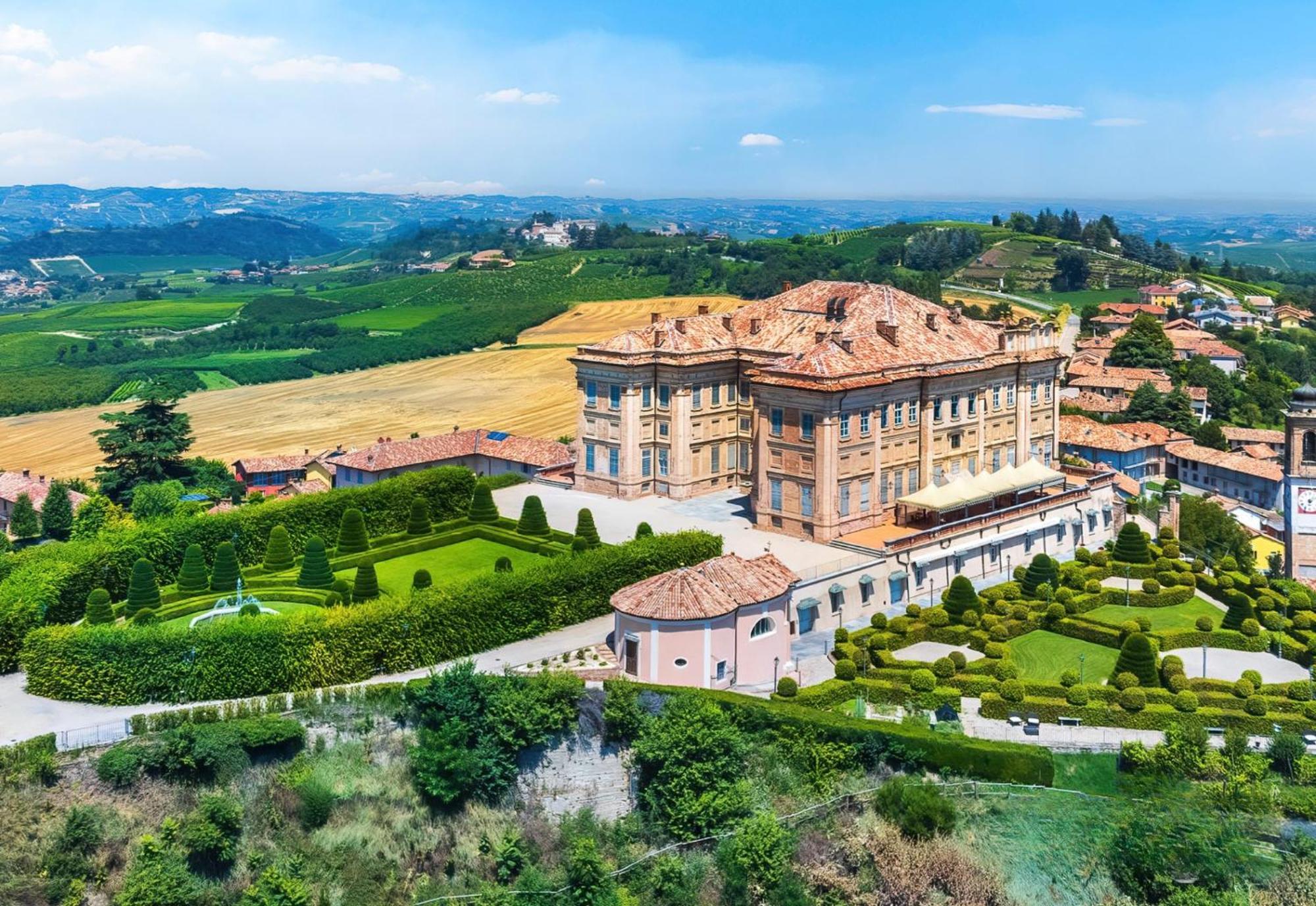 Castello Di Guarene Hotell Eksteriør bilde
