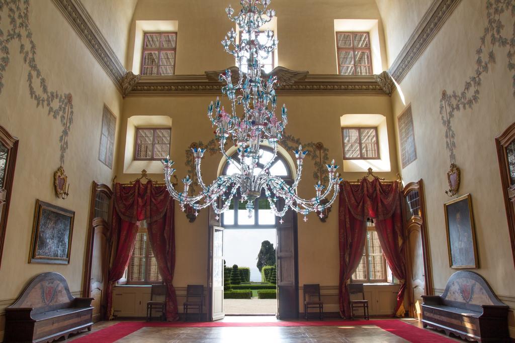 Castello Di Guarene Hotell Eksteriør bilde
