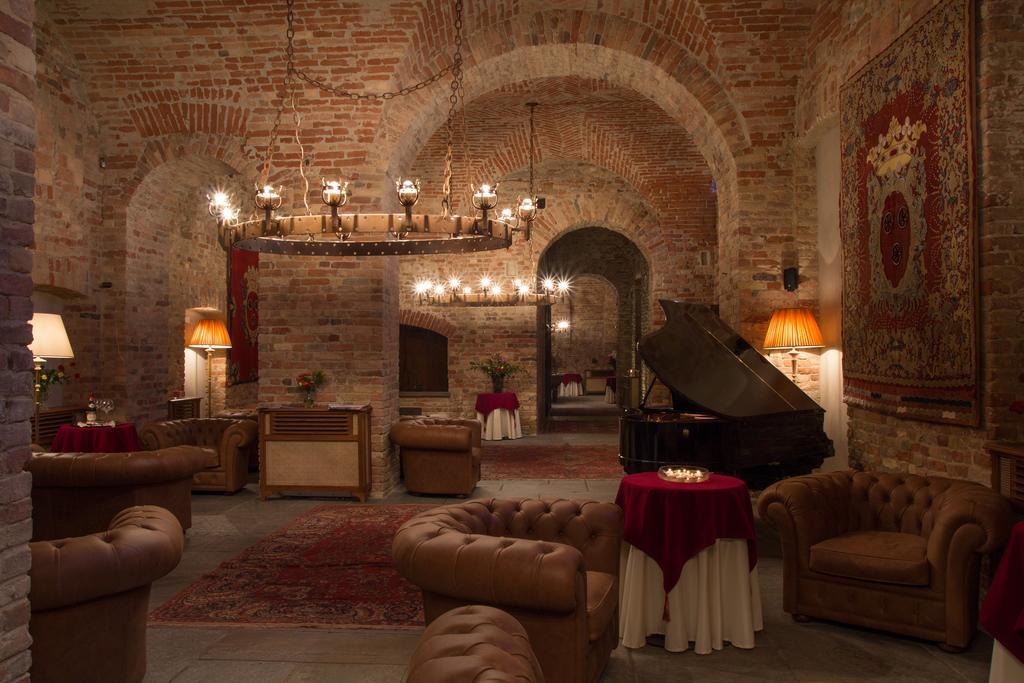 Castello Di Guarene Hotell Eksteriør bilde