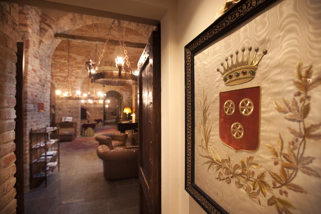 Castello Di Guarene Hotell Eksteriør bilde