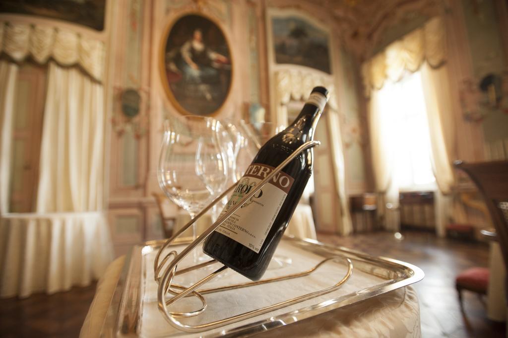 Castello Di Guarene Hotell Eksteriør bilde