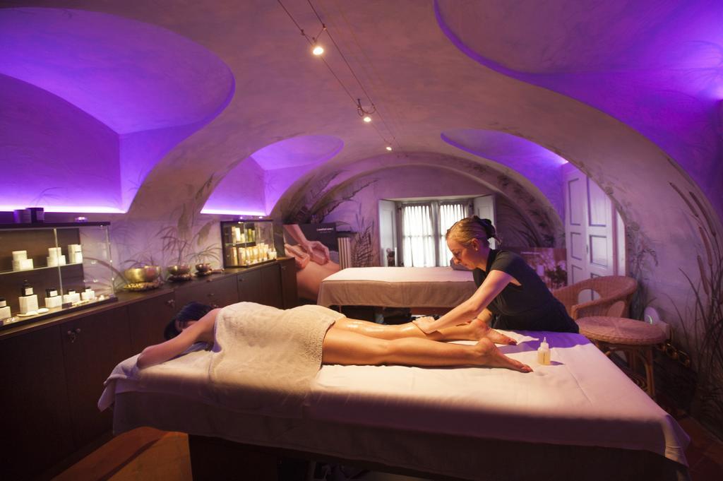 Castello Di Guarene Hotell Eksteriør bilde