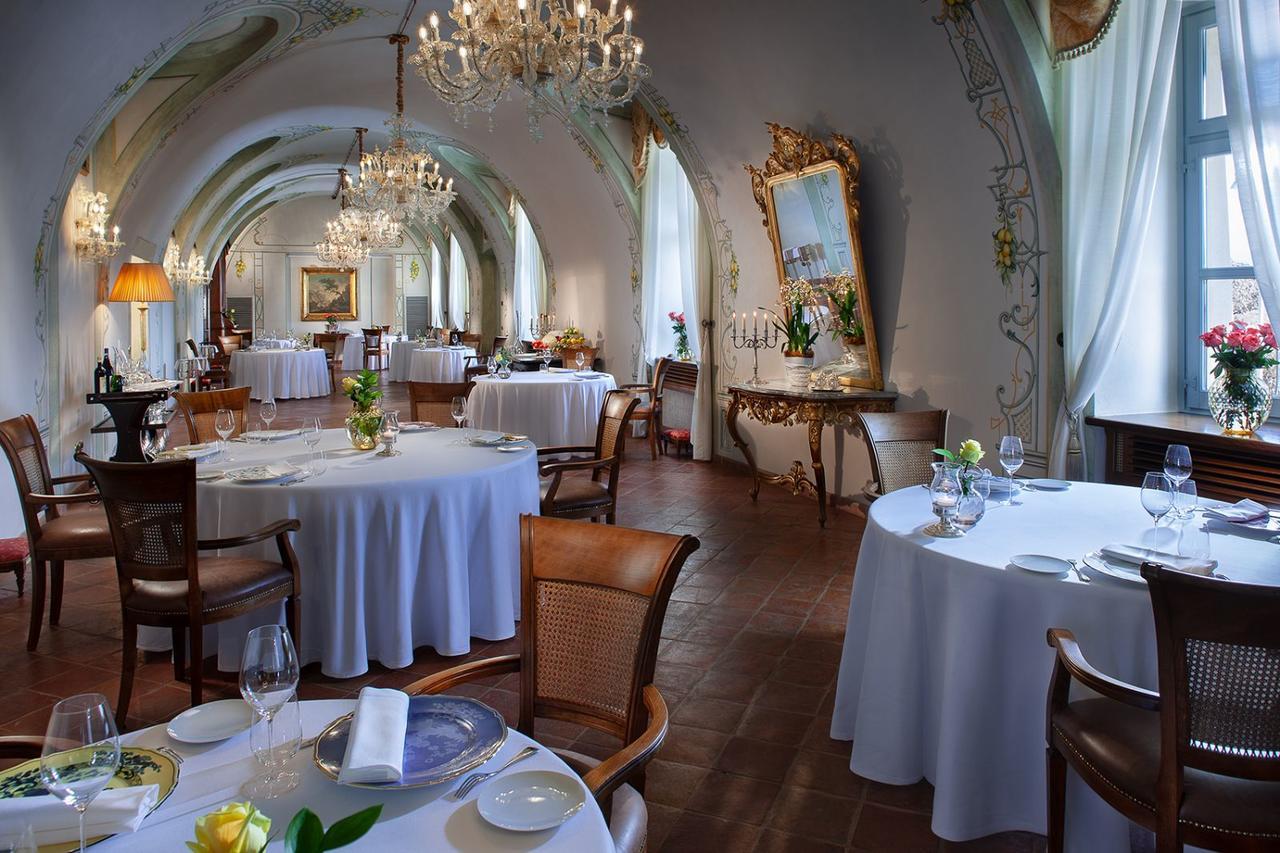 Castello Di Guarene Hotell Eksteriør bilde