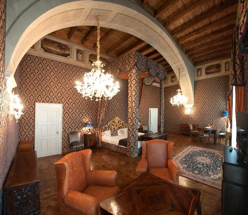 Castello Di Guarene Hotell Eksteriør bilde