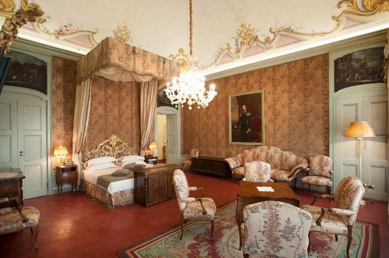 Castello Di Guarene Hotell Eksteriør bilde